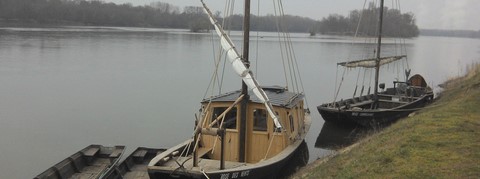 loire embarcation toue cabanée